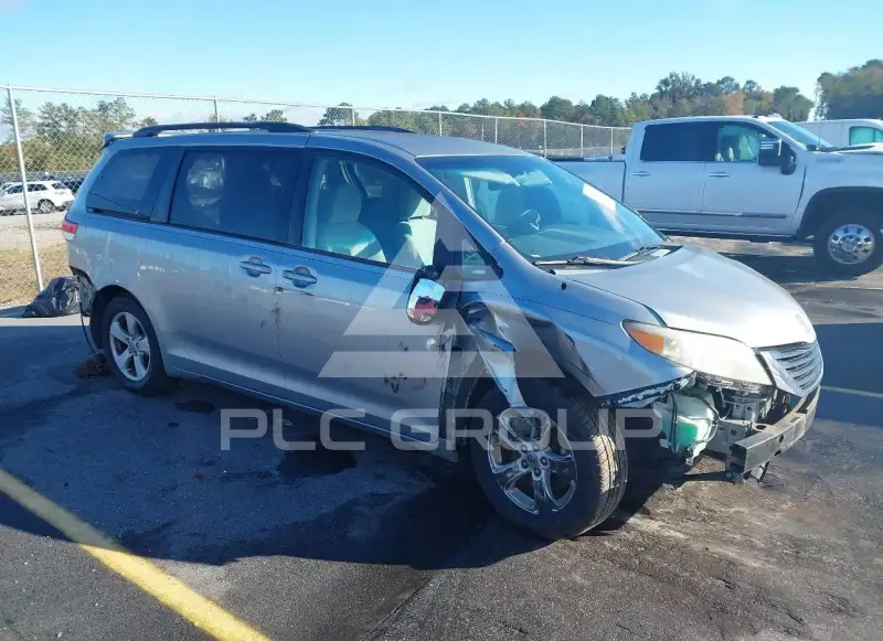 2012 Toyota SIENNA фото
