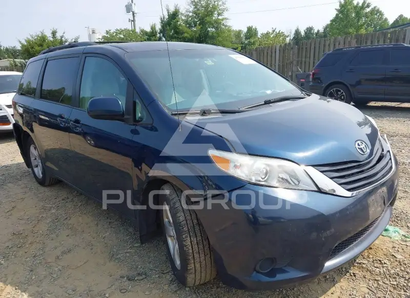2012 Toyota SIENNA photo