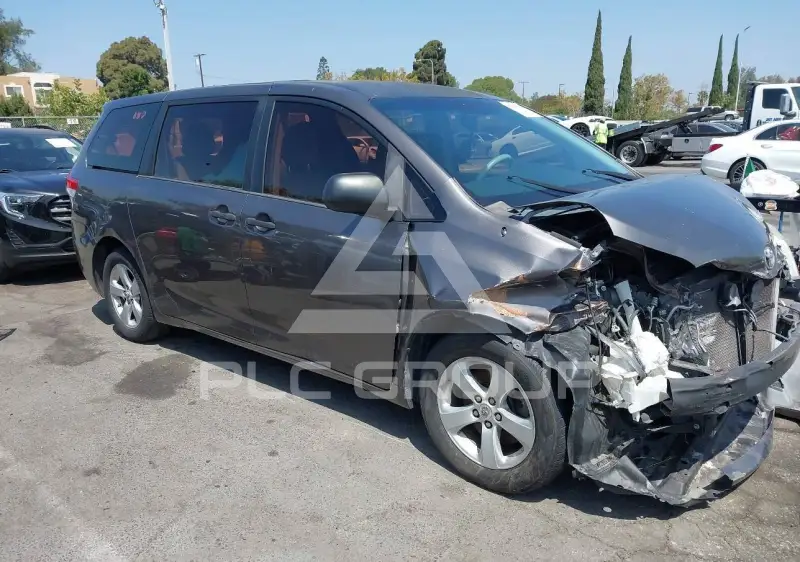 2012 Toyota SIENNA photo