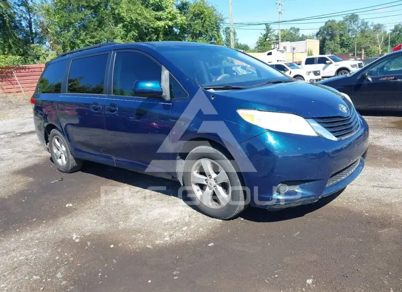 2012 Toyota SIENNA фото