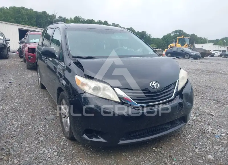 2012 Toyota SIENNA фото