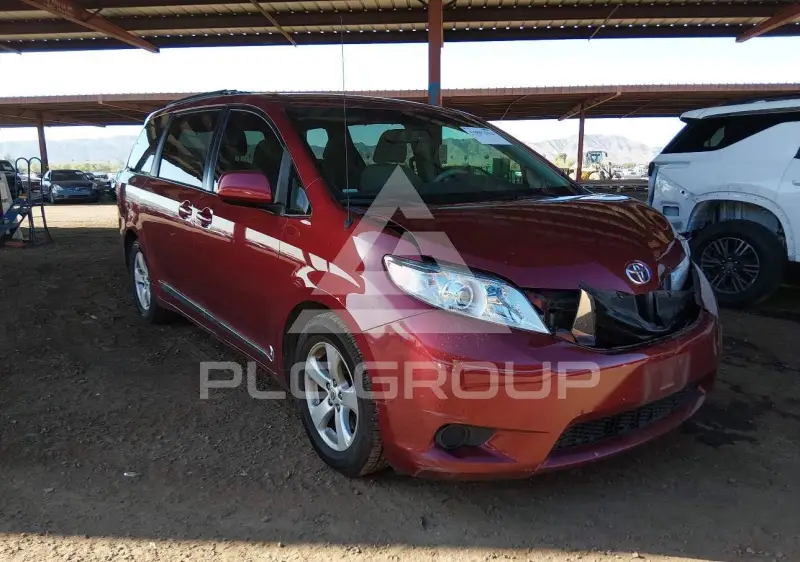 2012 Toyota SIENNA photo