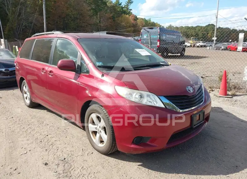 2012 Toyota SIENNA фото