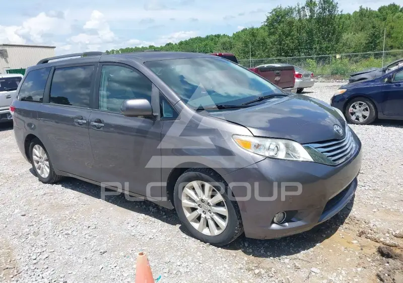 2012 Toyota SIENNA фото