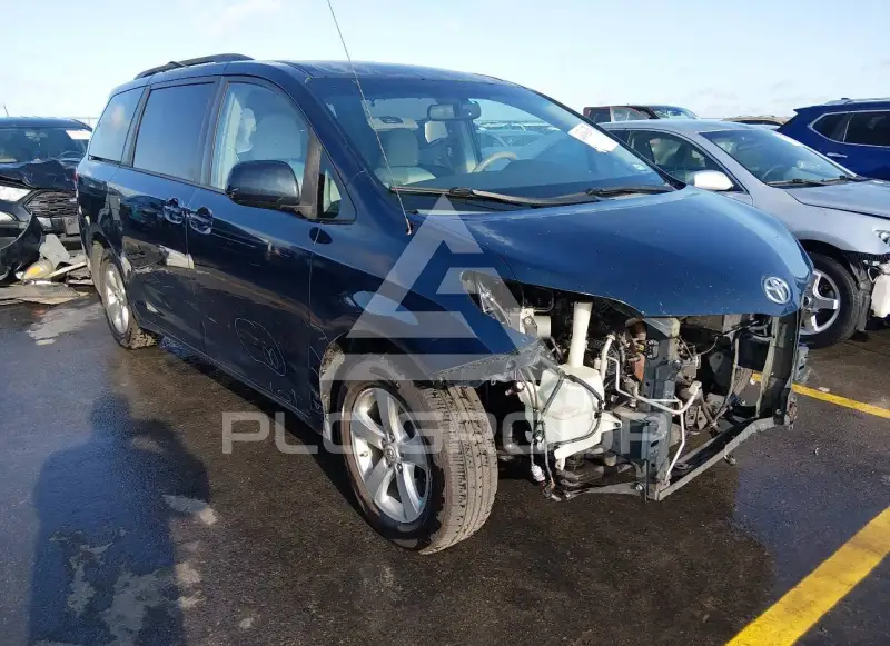 2012 Toyota SIENNA photo