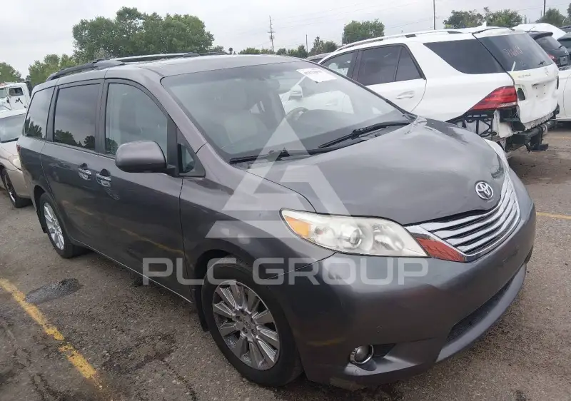 2012 Toyota SIENNA фото