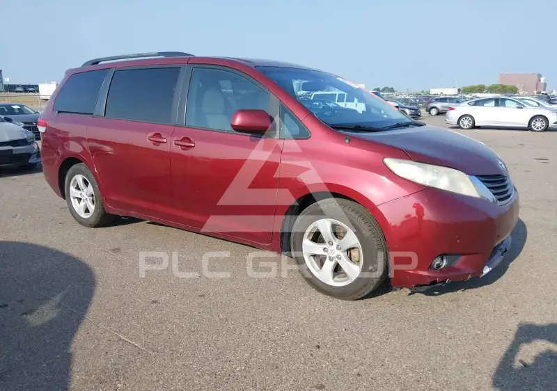 2012 Toyota SIENNA фото