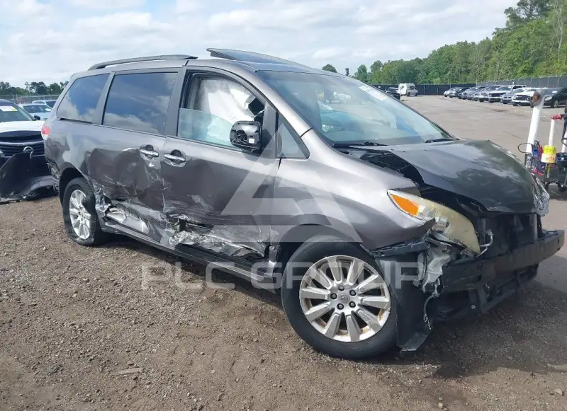 2012 Toyota SIENNA фото