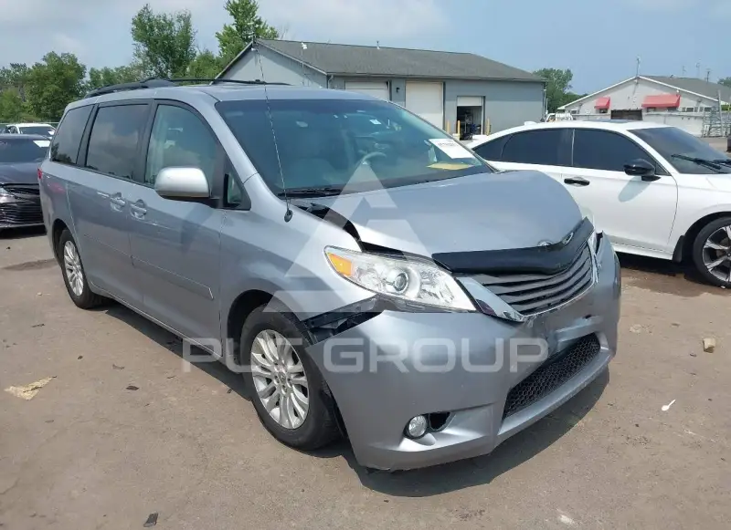 2012 Toyota SIENNA фото