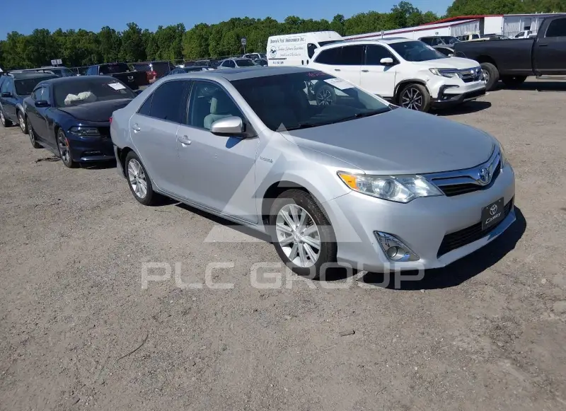 2012 Toyota CAMRY фото