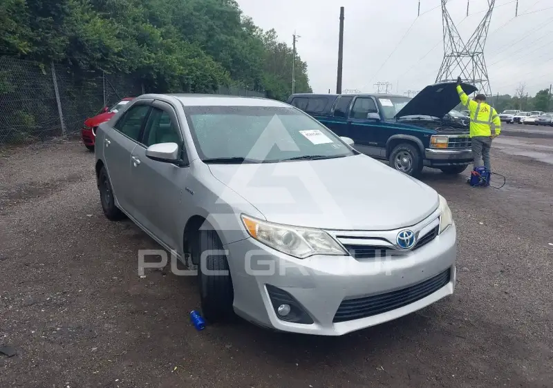2012 Toyota CAMRY фото