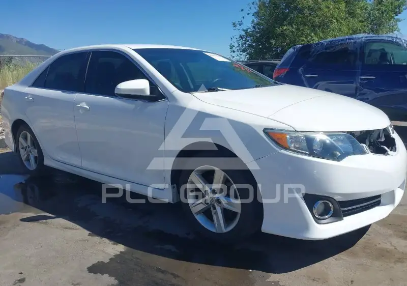 2012 Toyota CAMRY фото