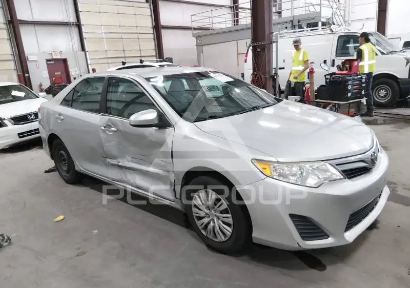 2012 Toyota CAMRY фото