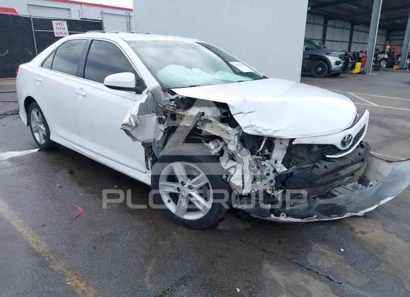 2012 Toyota CAMRY фото