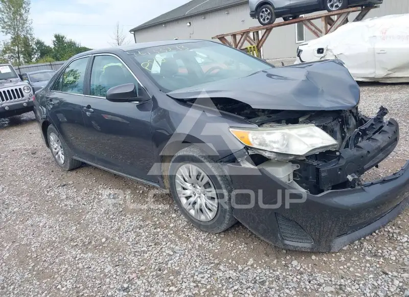 2012 Toyota CAMRY фото