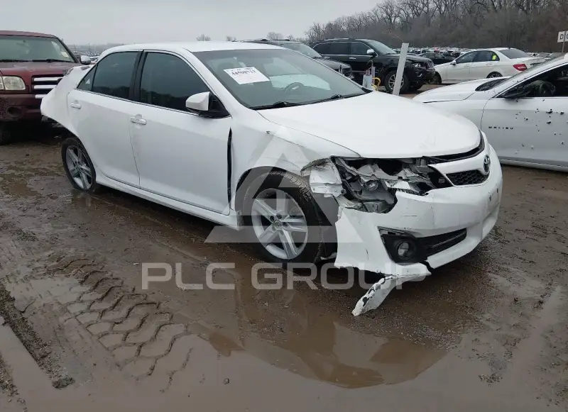 2012 Toyota CAMRY фото
