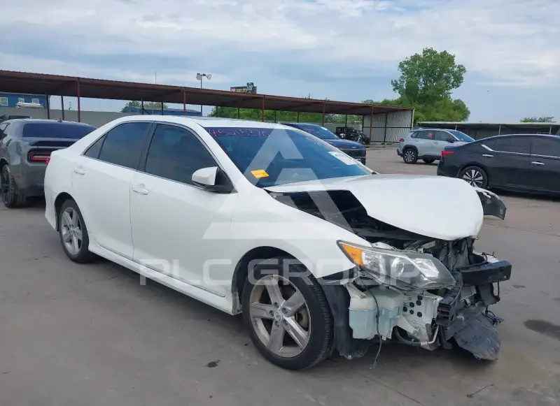 2012 Toyota CAMRY фото
