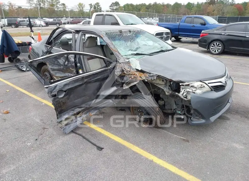 2012 Toyota CAMRY фото