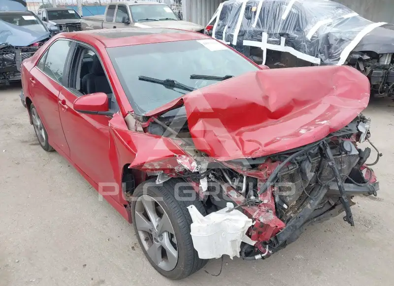 2012 Toyota CAMRY фото