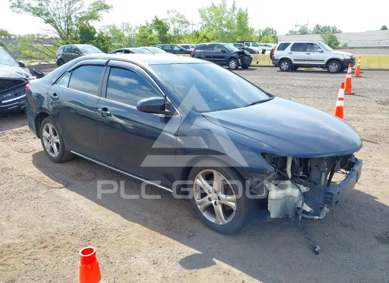 2012 Toyota CAMRY фото