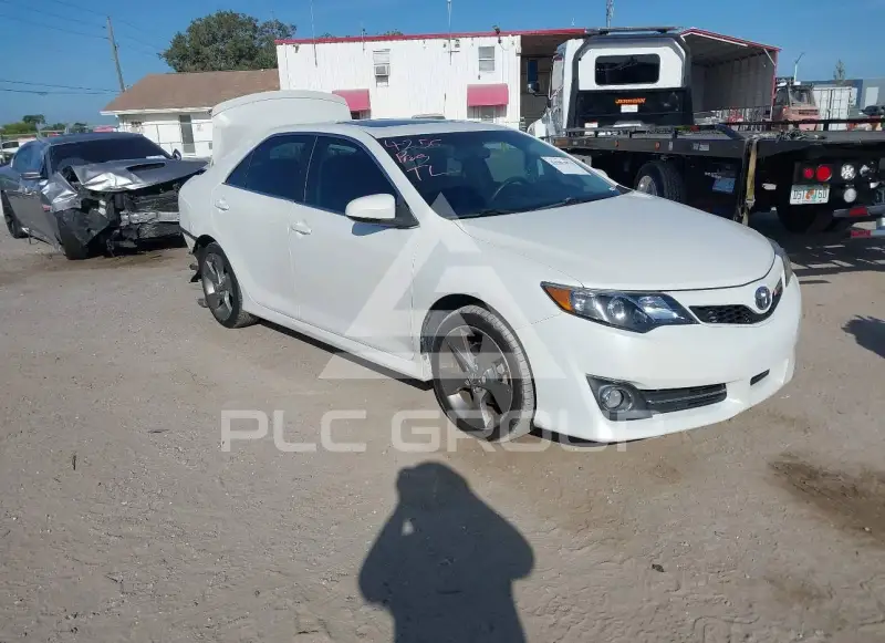 2012 Toyota CAMRY фото