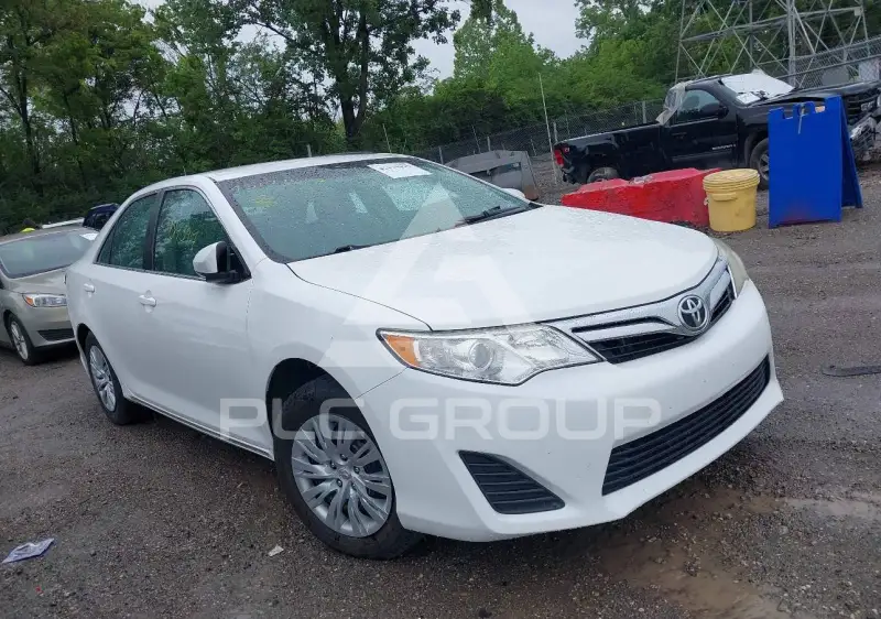 2012 Toyota CAMRY фото