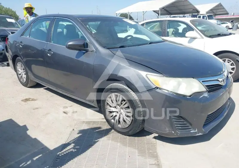 2012 Toyota CAMRY фото