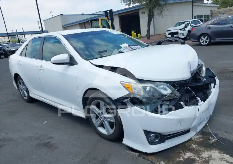 2012 Toyota CAMRY фото