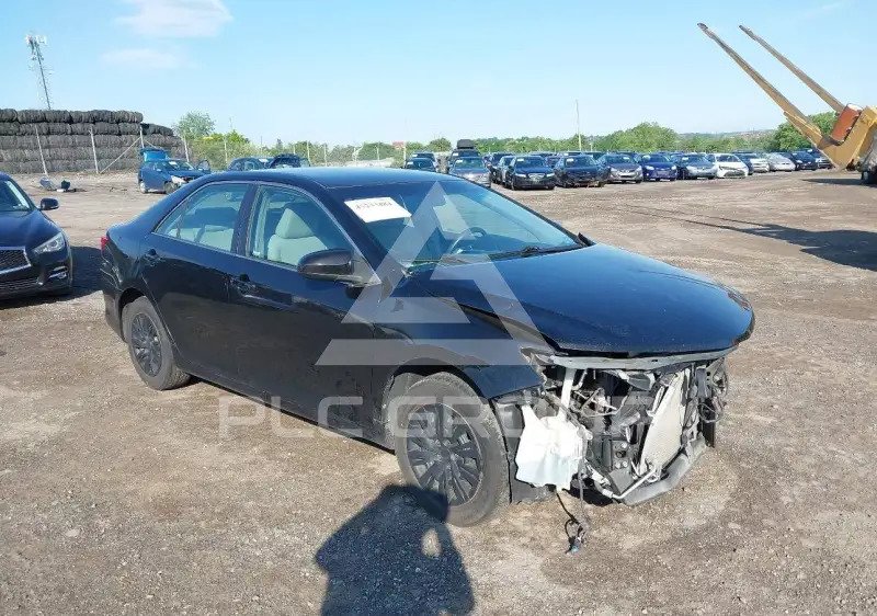 2012 Toyota CAMRY фото