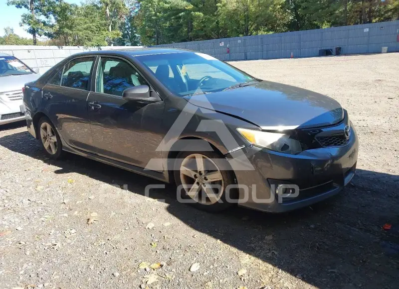 2012 Toyota CAMRY фото