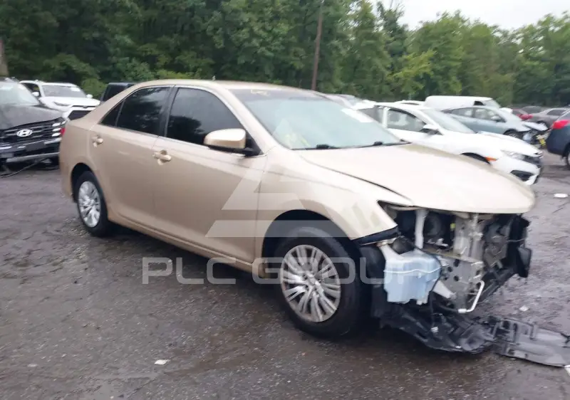 2012 Toyota CAMRY фото