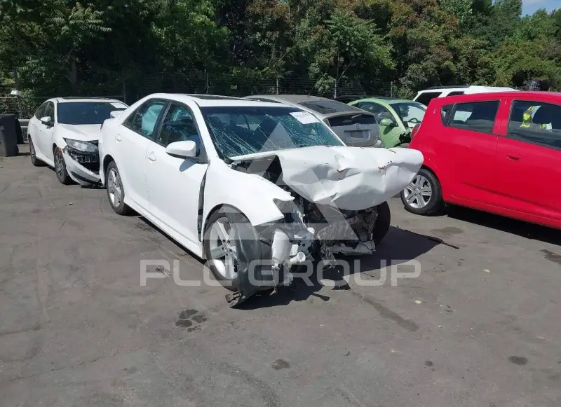 2012 Toyota CAMRY фото