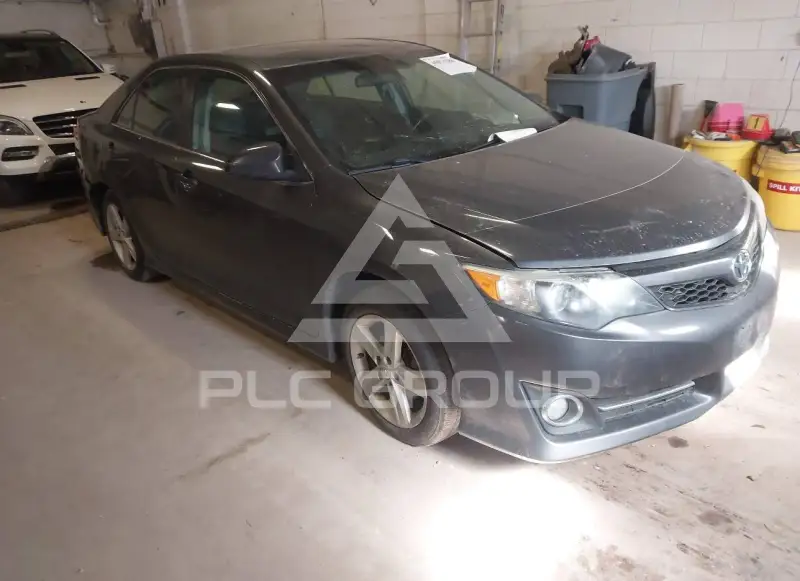 2012 Toyota CAMRY фото