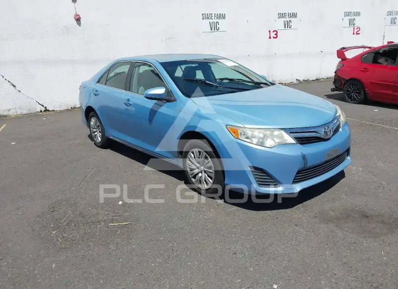 2012 Toyota CAMRY фото