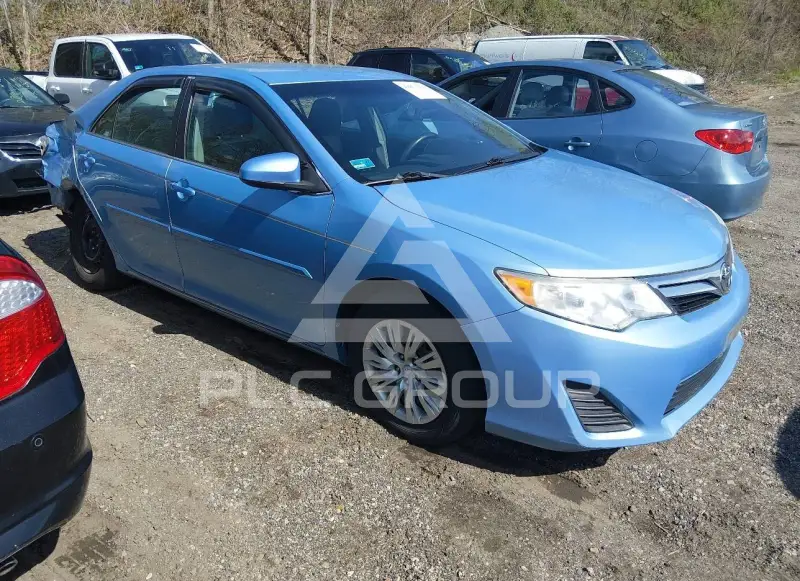 2012 Toyota CAMRY фото