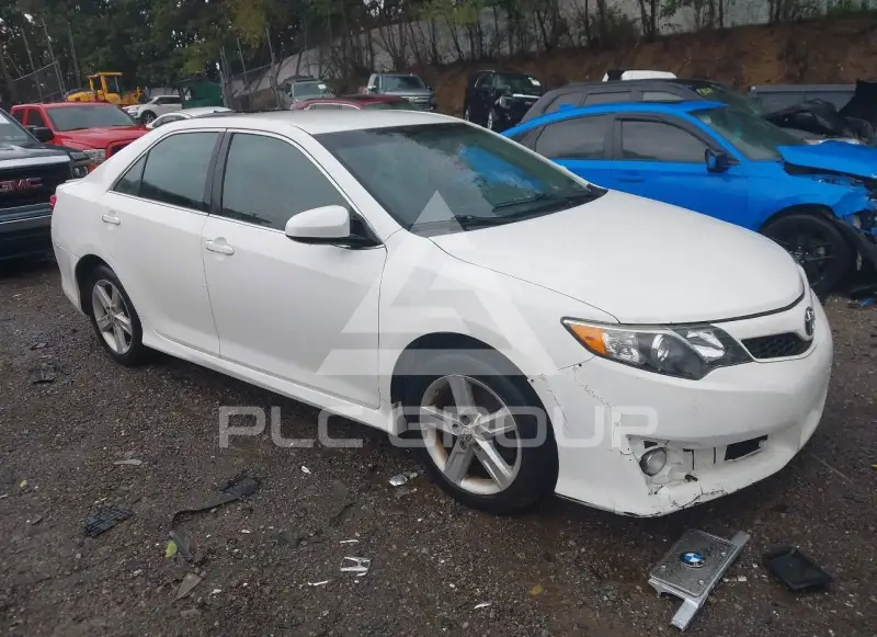 2012 Toyota CAMRY фото