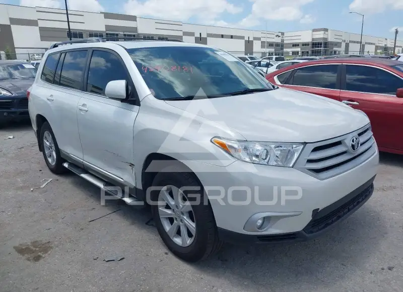 2012 Toyota Highlander photo
