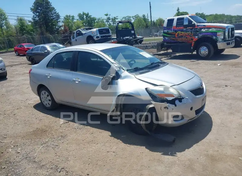 2012 Toyota YARIS фото