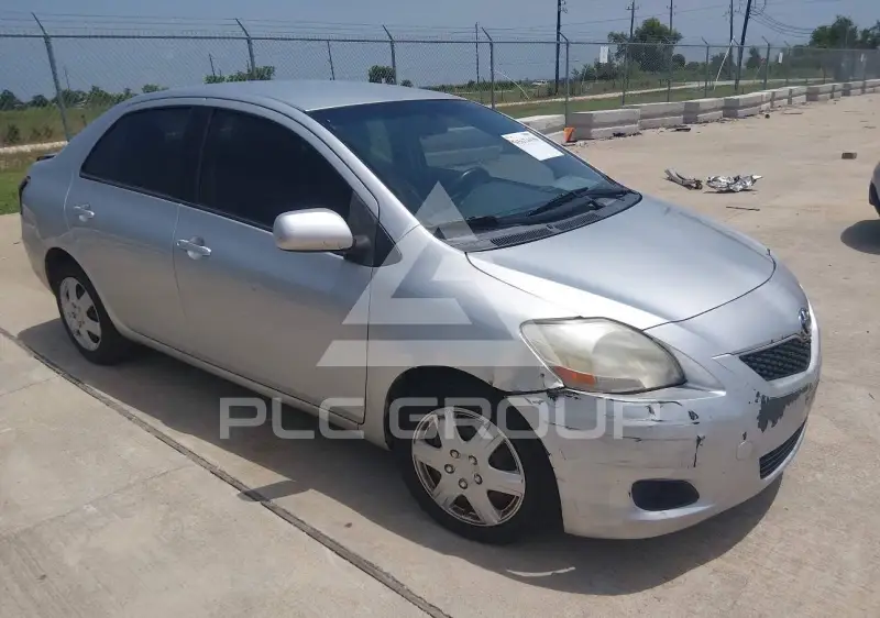 2012 Toyota YARIS фото