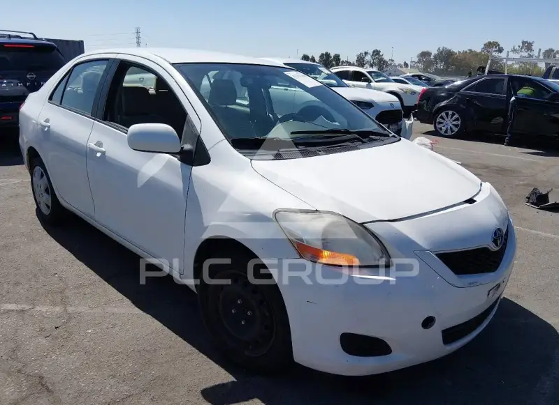 2012 Toyota YARIS фото