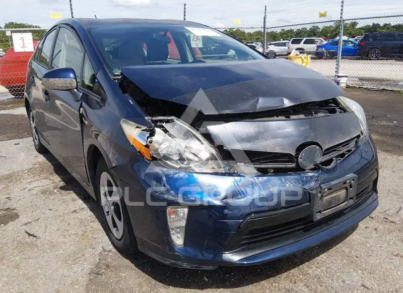 2012 Toyota PRIUS фото