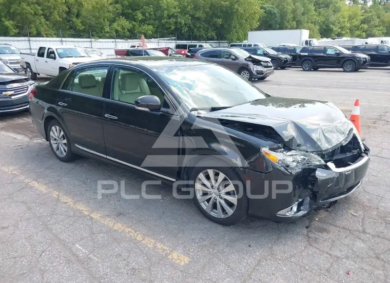 2012 Toyota AVALON photo