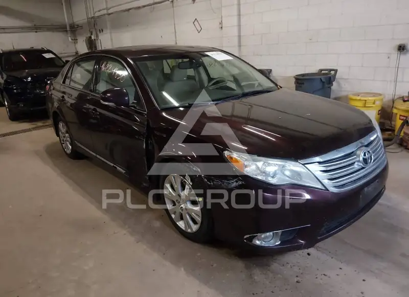 2012 Toyota AVALON photo
