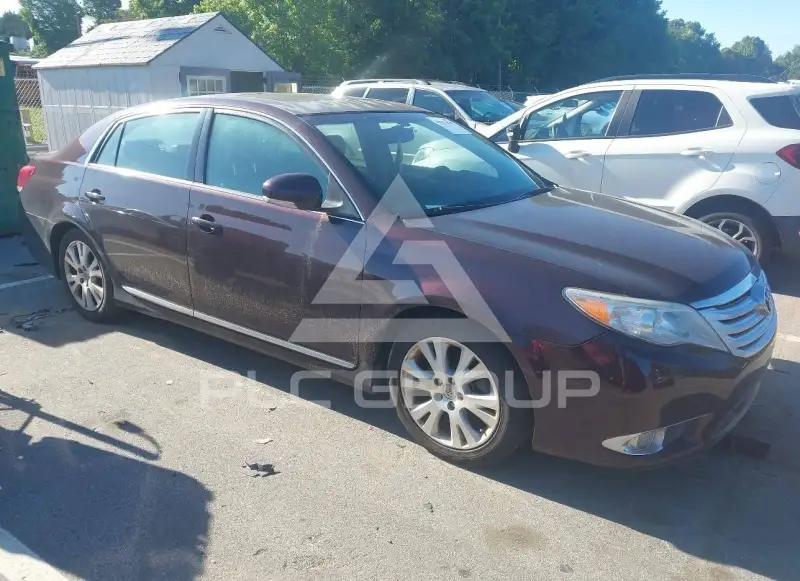 2012 Toyota AVALON фото