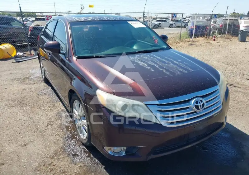2012 Toyota AVALON фото
