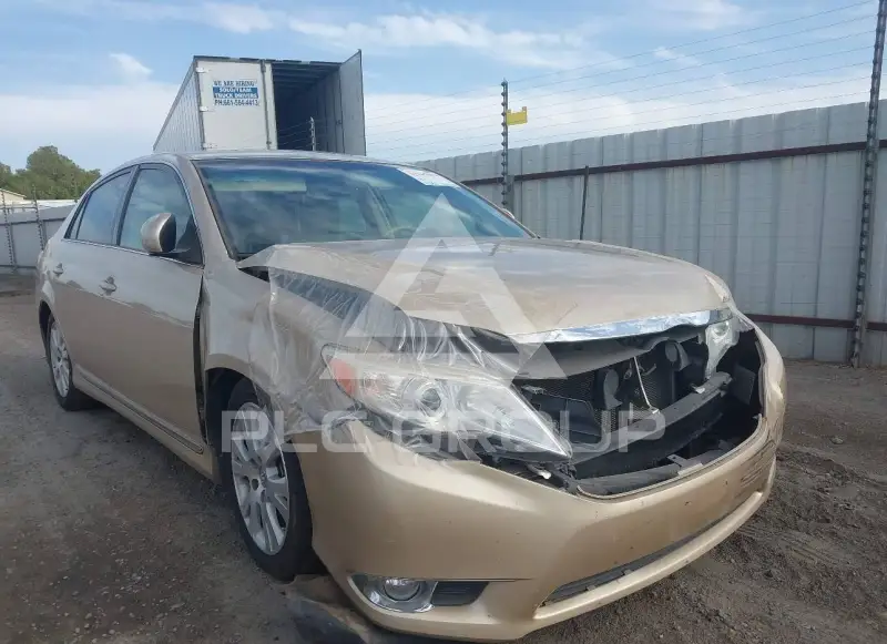 2012 Toyota AVALON фото