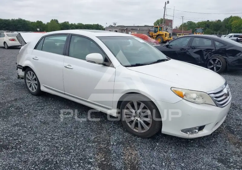 2012 Toyota AVALON фото