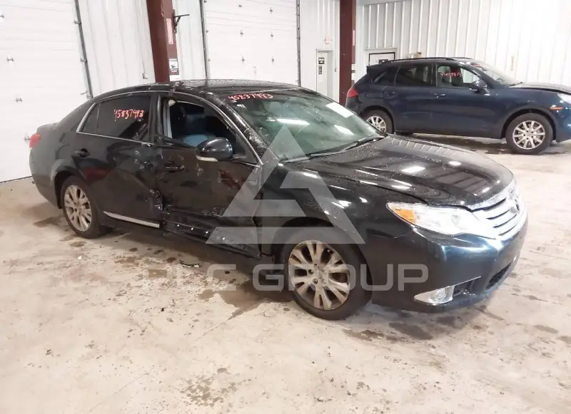 2012 Toyota AVALON фото