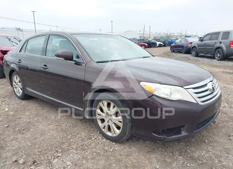 2012 Toyota AVALON фото