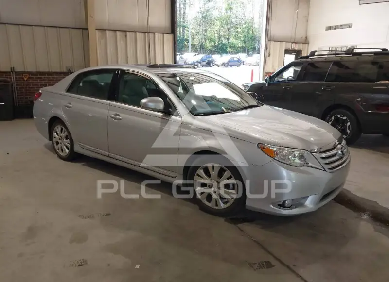 2012 Toyota AVALON фото